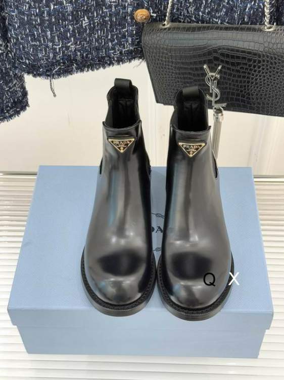Picture of Prada Shoes _SKUPradasz35-40JX100918886